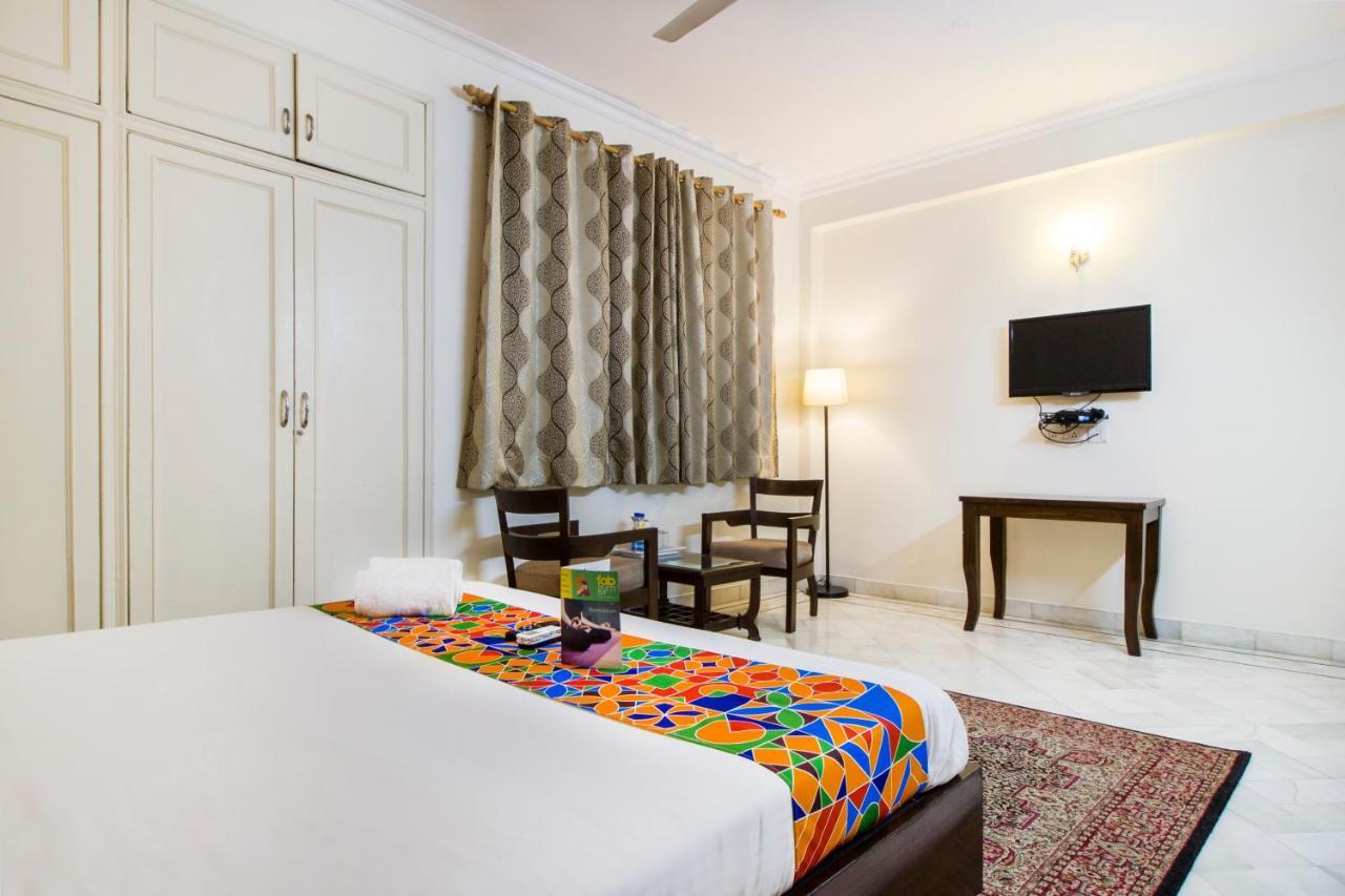 Fabhotel Namaste Bnb & Service Apartments Vasant Vihar New Delhi Buitenkant foto