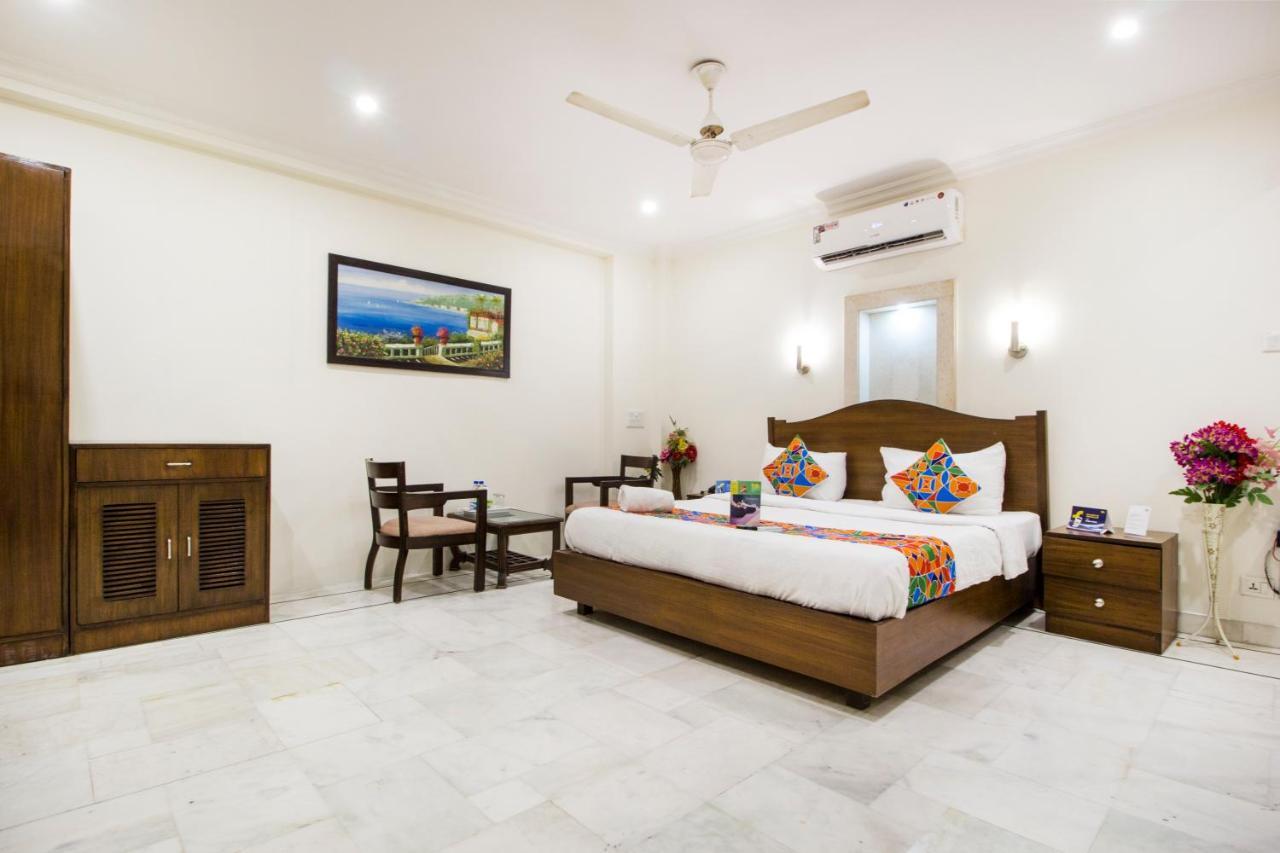 Fabhotel Namaste Bnb & Service Apartments Vasant Vihar New Delhi Buitenkant foto